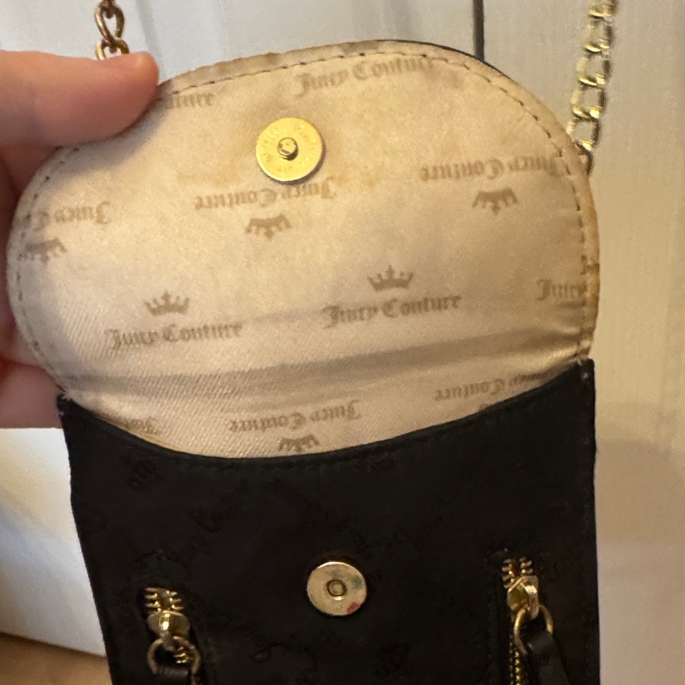 Juicy Couture Black Crossbody Bag with Gold Chain - Picture 6 of 10